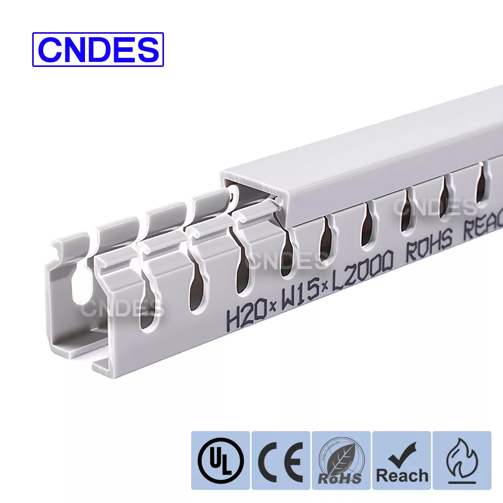 Электрический проводной канал из ПВХ с прорезями высотой 20 мм
